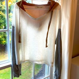 Vintage Havana hooded sweater with color blocking